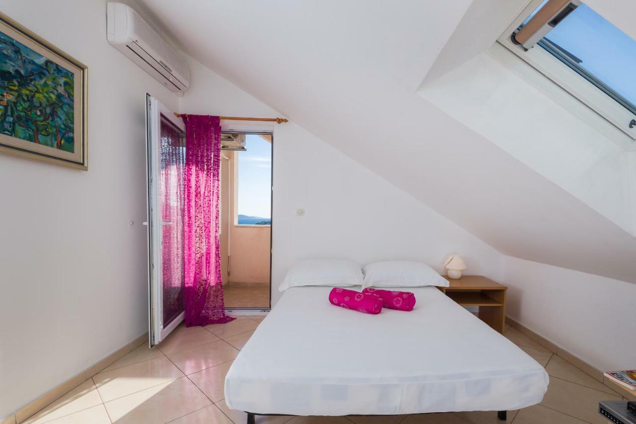 Apartments Villa Vallum Bol Exterior photo