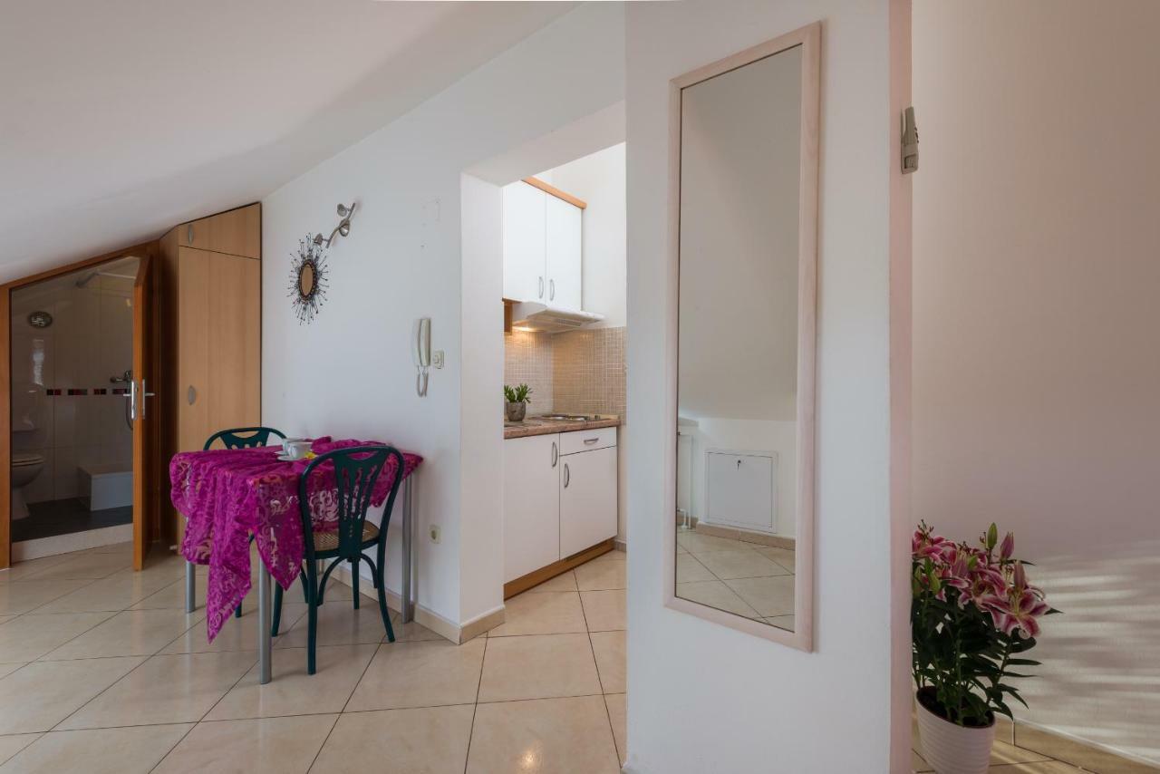 Apartments Villa Vallum Bol Exterior photo