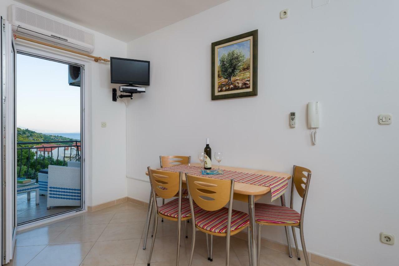 Apartments Villa Vallum Bol Exterior photo