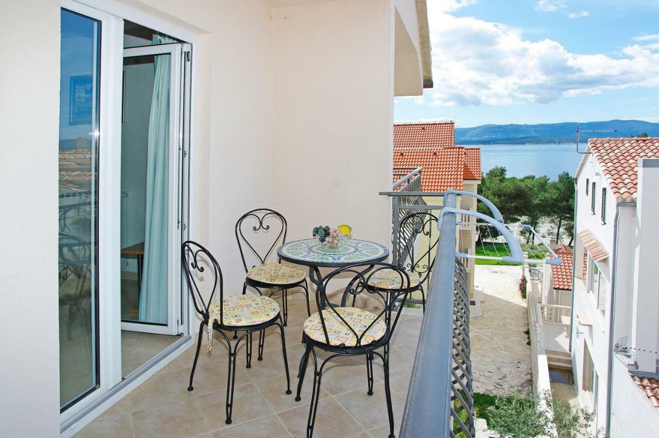 Apartments Villa Vallum Bol Exterior photo
