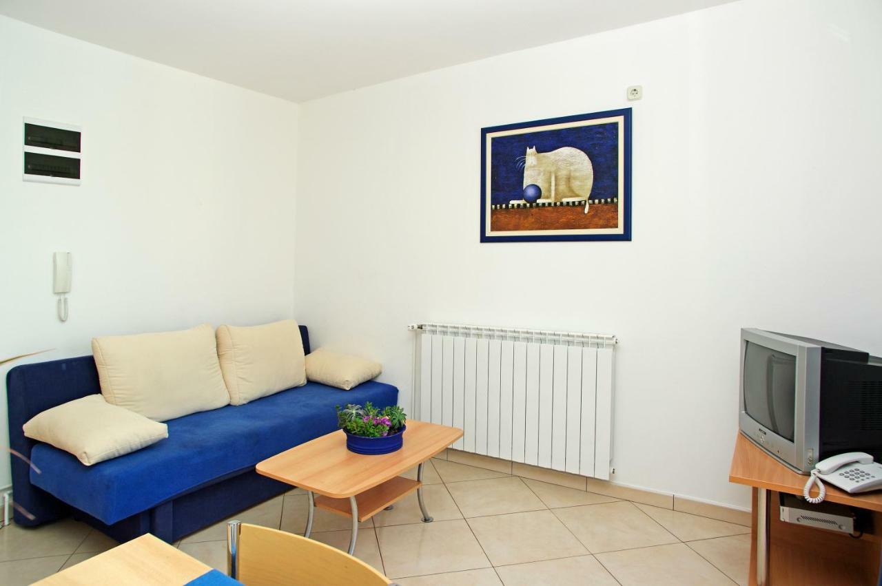 Apartments Villa Vallum Bol Exterior photo