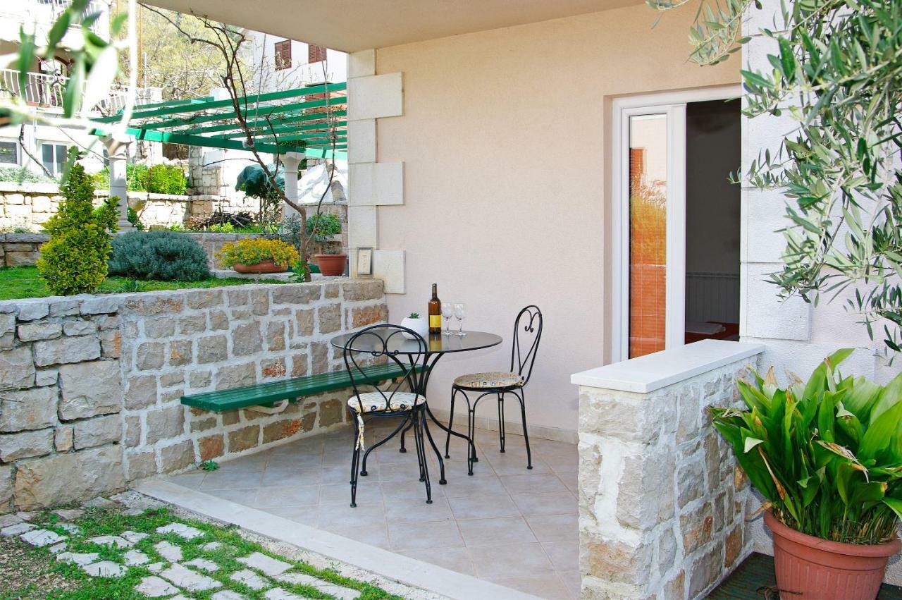 Apartments Villa Vallum Bol Exterior photo