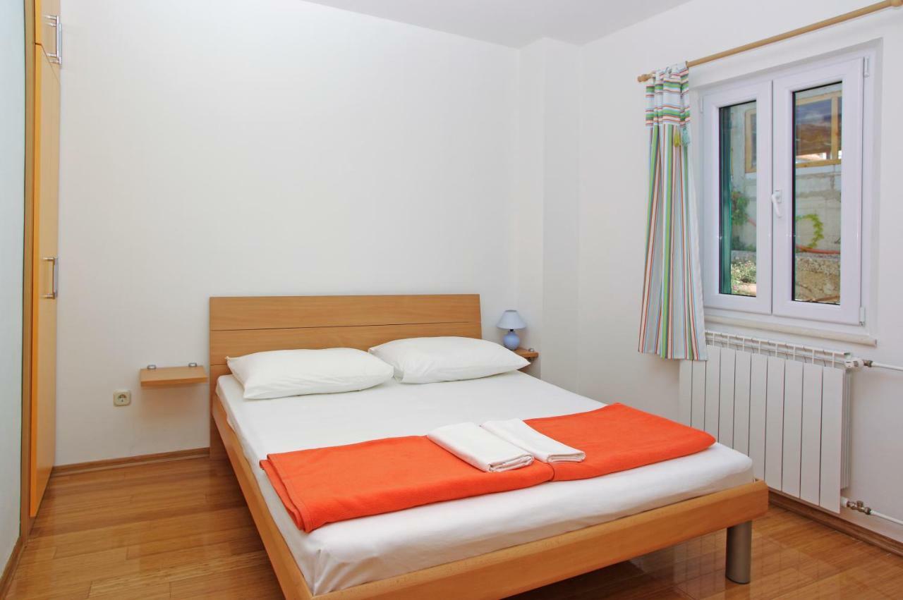 Apartments Villa Vallum Bol Exterior photo